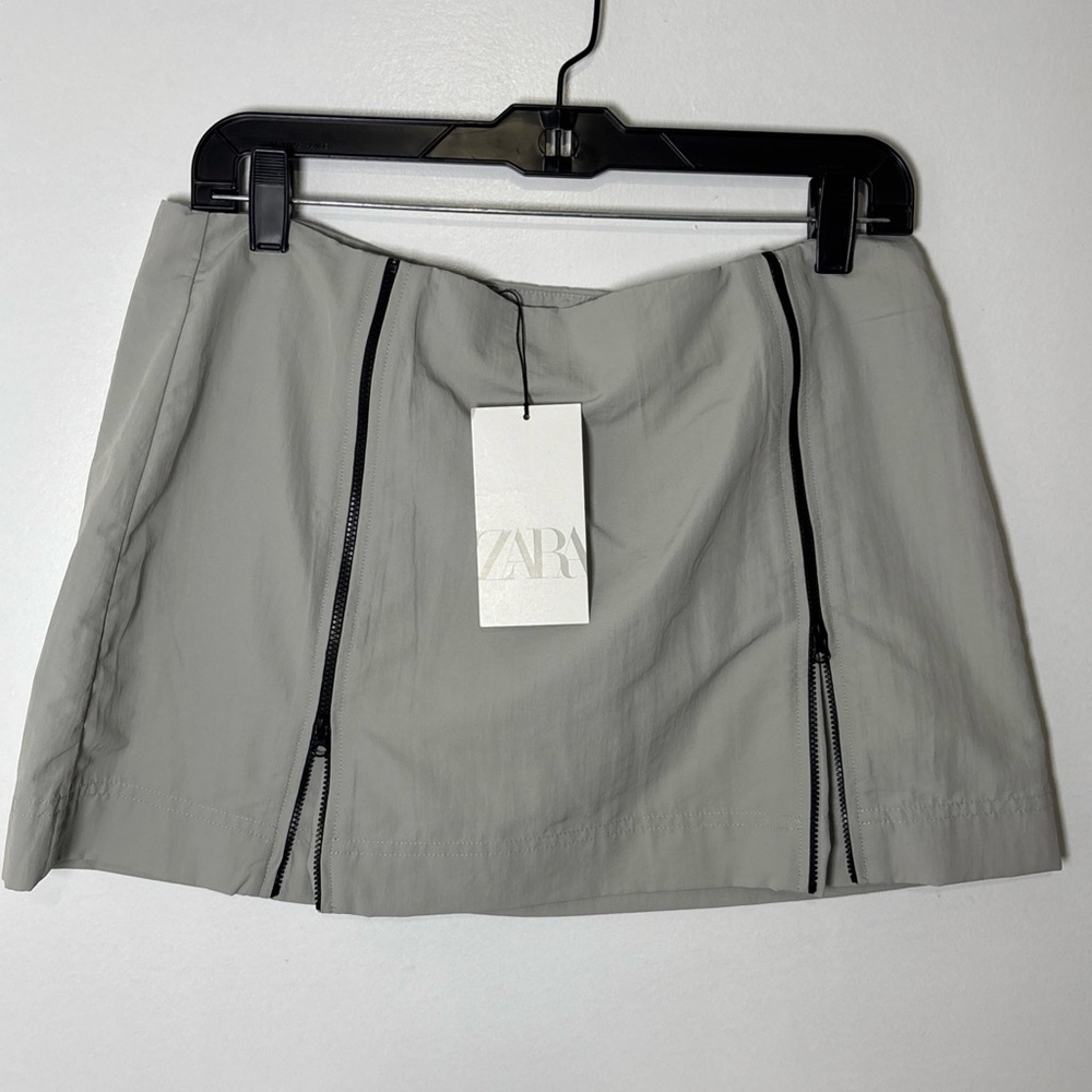 NWT Zara Light Gray Mini Skirt with Zippers